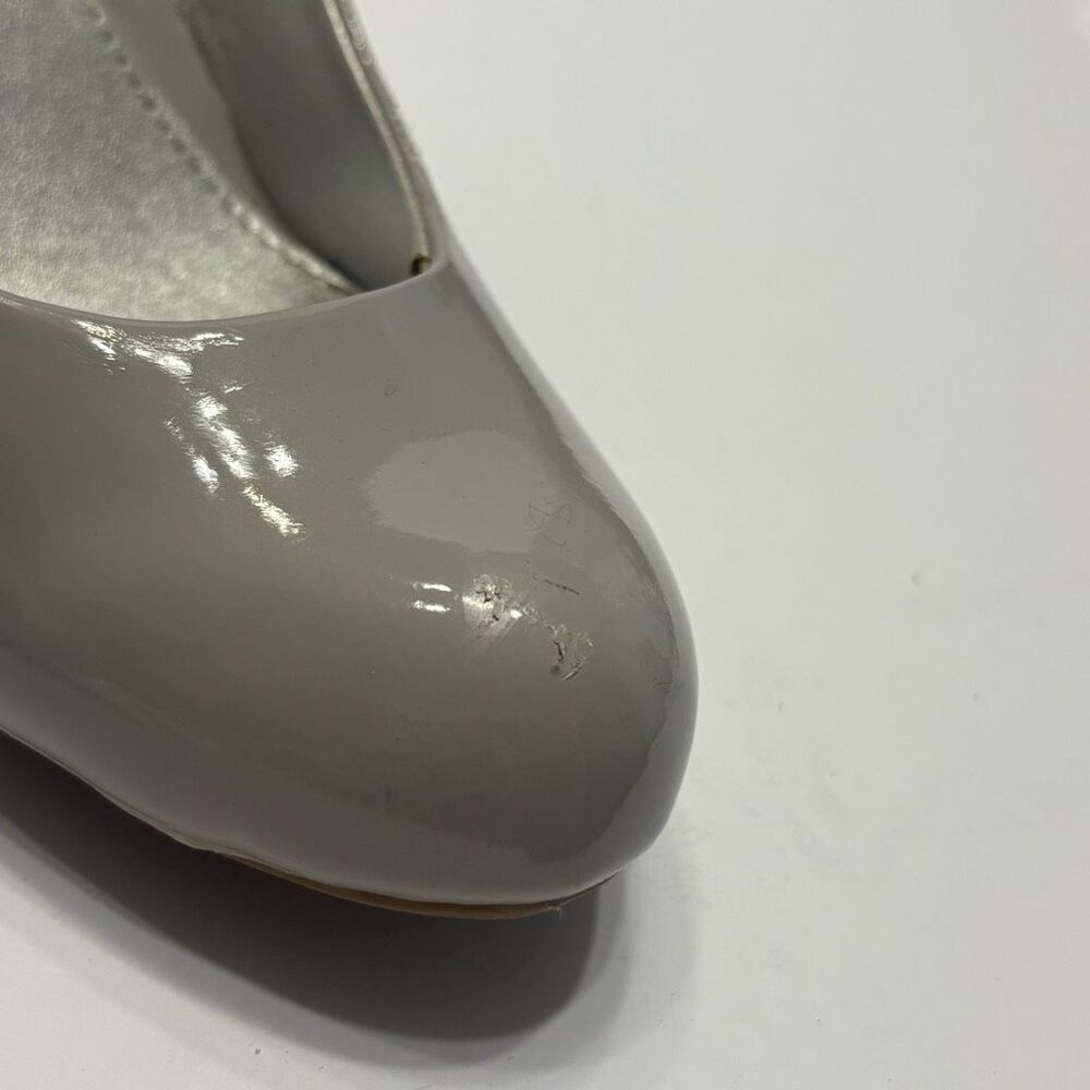 CL by Laundry Nima Patent Wedge Pump Grey Slip On 2.75” Heel Size 7.5 - Picture 4 of 16